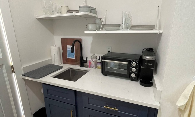 Orange Park Apartamento | Beautiful Studio with Kitchenette close to Mayo Clinic JAX