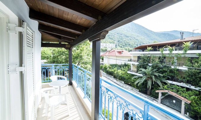 Kamena Vourla Casa | HERMOSA SUITE EN HOTEL DE 3 ESTRELLAS