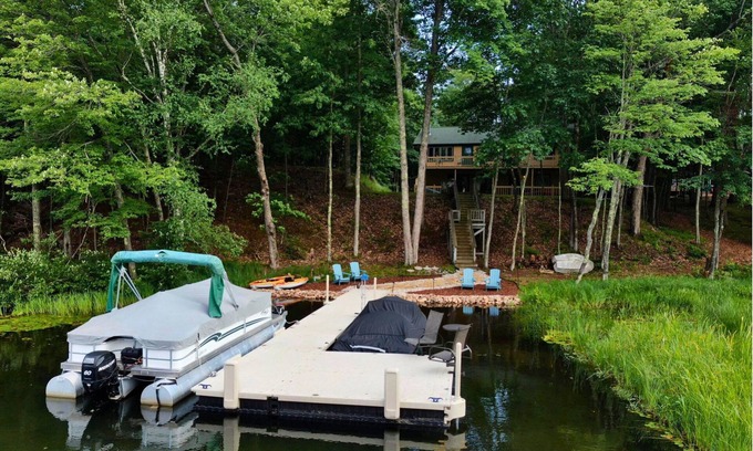 Woodruff Casa | Beautiful Summer Lake Home - Minutes away from Minocqua!