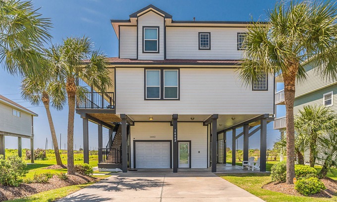 Pirates Beach West Casa | Beautiful, Sunny Home with Ocean Views, High-Speed WiFi, Central AC
