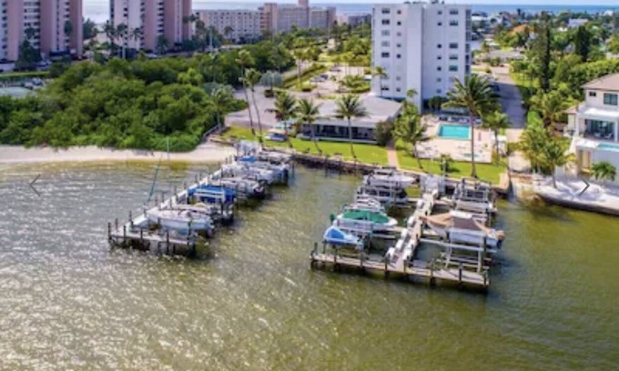 Laguna Shores Condominio | Beautiful Sunset and fun in the sun!