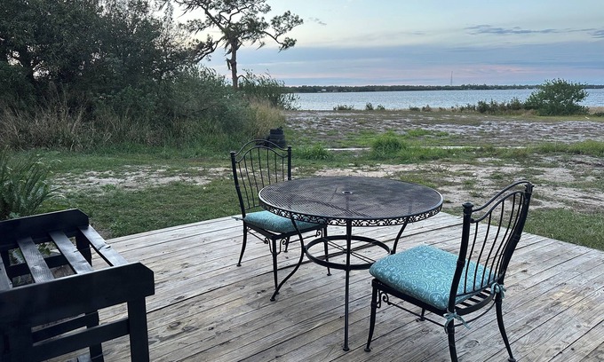 Florida South Atlantic Coast Cabaña | Beautiful sunset Lakeview cottage