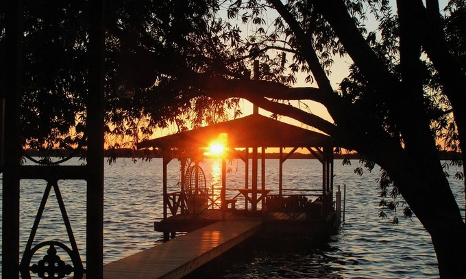 East Lake Casa | Hermosas puestas de sol en el lago Tarpon, peces, natación, jetski y más
