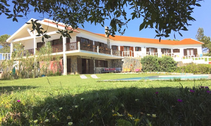 Ericeira Casa | Hermosa casa de huéspedes rodeada de un gran y hermoso jardín