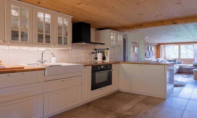Lenk Chalet De Esquí | BEAUTIFUL SWISS HOME IN THE CANTON OF BERN, JUST A SHORT DRIVE FROM INTERLAKEN