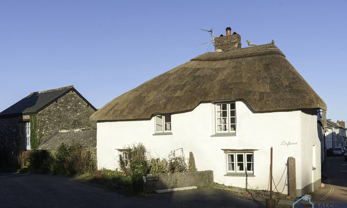 Malborough Cabaña | Beautiful Thatched Devon Cottage - close to Salcombe & Hope Cove
