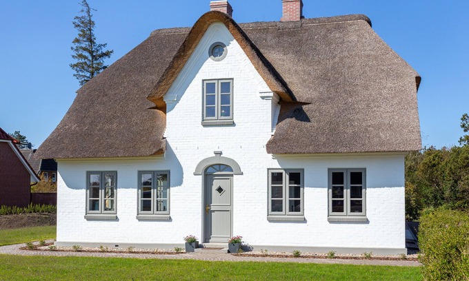 Nebel Casa | Beautiful thatched roof house in Nebel, wonderful location!