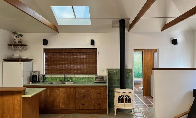 Fernwood Casa | Beautiful Topanga Canyon Guesthouse
