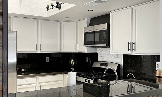 Rio Rancho Casa | Beautiful Townhome in Prime Location in Rio Rancho