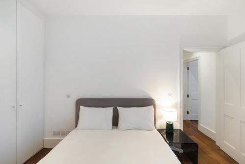 Madinat Zayed Apartamento | Beautiful two bed in Central London - Kensington