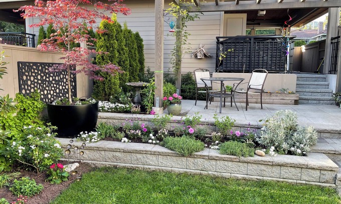 Central Lonsdale Casa | Beautiful two-storey North Vancouver half-duplex, easy access to downtown.