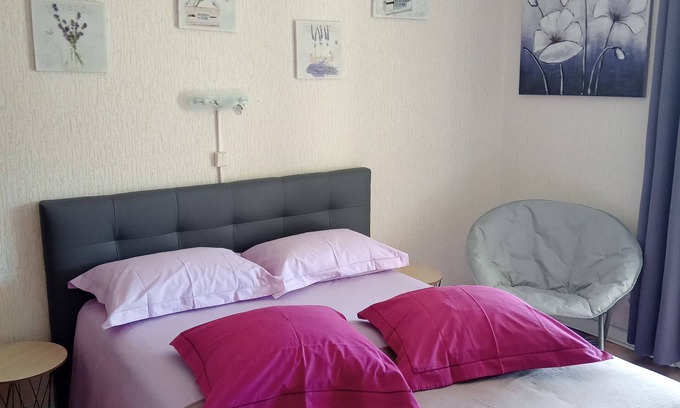 Greoux-les-Bains Apartamento | BEAUTIFUL TWO-STAR STUDIO FOR RENT