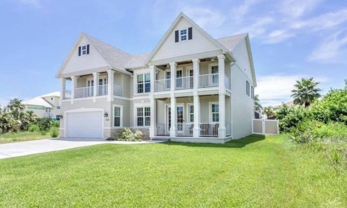 Avalon by the Sea Casa | Beautiful two-story single family beach home with a private pool and ocean views