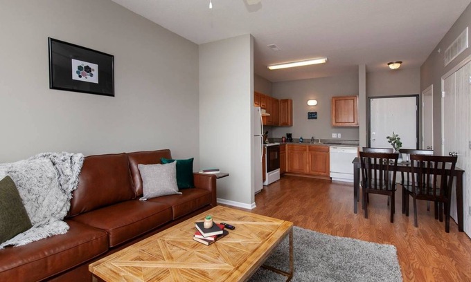 Ames Apartamento | University Flat + Pool + Gym (ames)