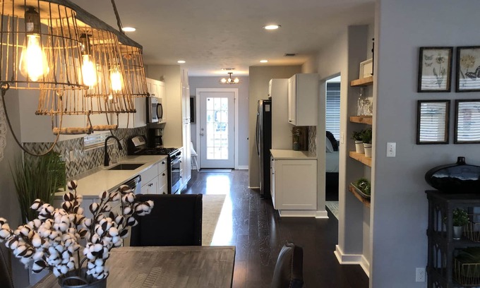Fredericksburg Casa | Nuevo listado! Hermosa cabaña pintoresca actualizada / decorada en el