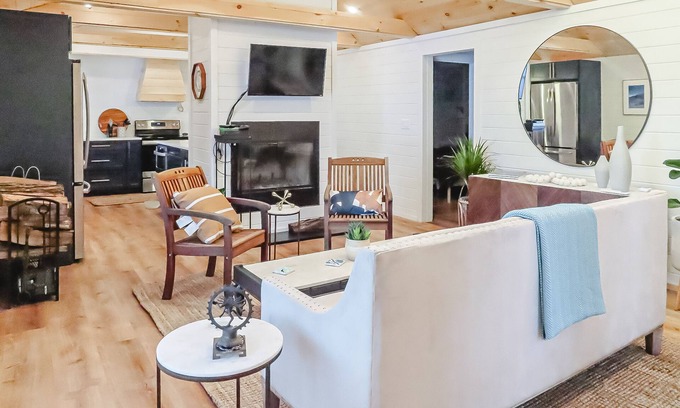Moultonborough Cabaña | Beautiful updated lakefront home with a washer/dryer, grill & dog-friendly