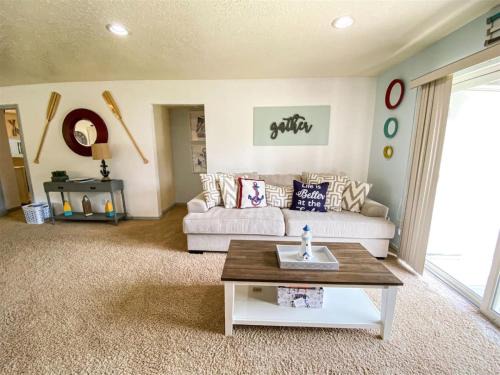 Harbor Village Casa | Beautiful Updated 2 Bedroom Condo T106