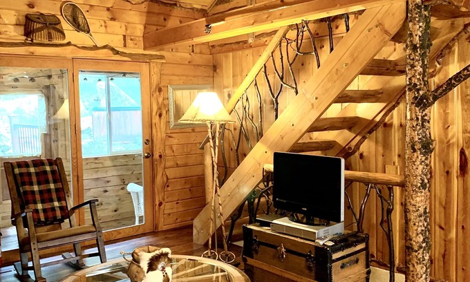 Rustic Cabina | Hermosa cabaña de madera actualizada en el río Poudre