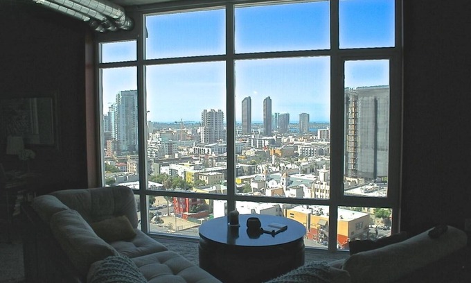 Civic Core Apartamento | Beautiful upscale luxury apartment walking distance from Petco park & Gaslamp