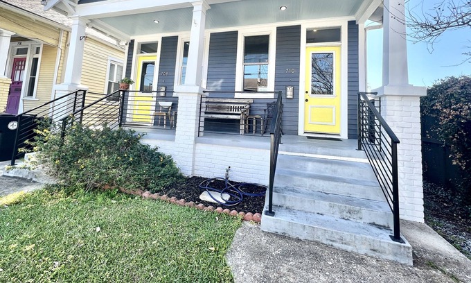 West Riverside Casa | Hermosos pasos planos de Uptown de Magazine Street