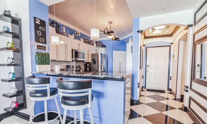 North Redington Beach Condominio | Beautiful sunset views over the Gulf -Tides Beach Club, N Redington Beach, FL