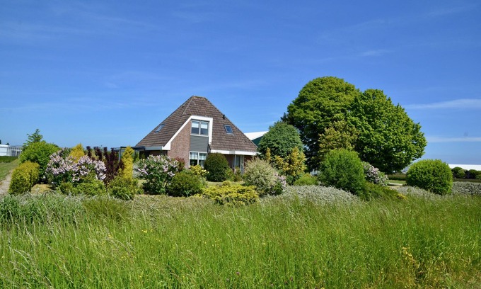 Enkhuizen Casa | Beautiful vacation home with a wonderful garden in a beautiful and quiet location