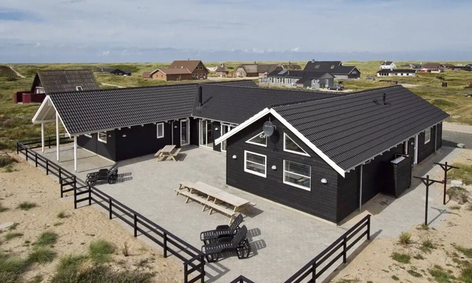 Vrist Strand Casa | Beautiful vacation home with indoor pool and large activity room near Harboøre.