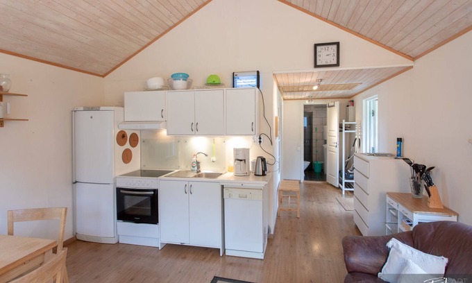 Halmstad Chalet De Esquí | Cozy holiday home near Halmstad in western Sweden with a dog