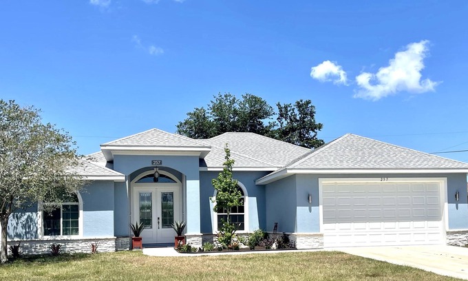 Venice East Casa | Beautiful Vacation House Close to the Beach