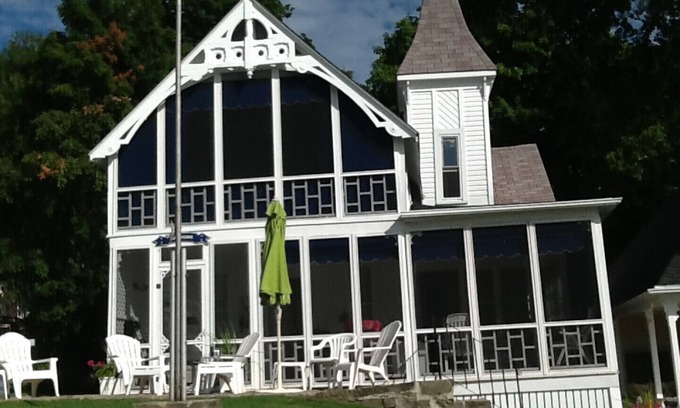 Elizabethtown-Kitley Casa | Hermosa casa victoriana con fabulosa vista de San Rio lawrence