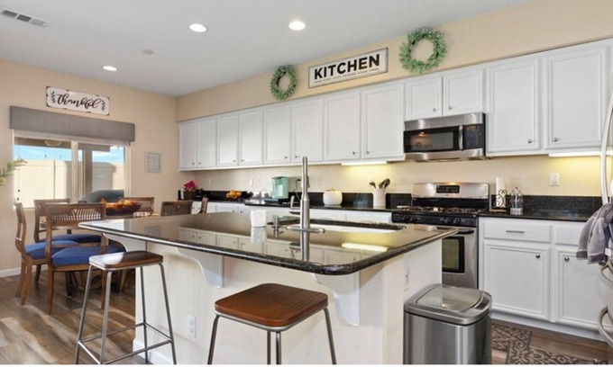 Victorville Casa | Beautiful Victorville Home