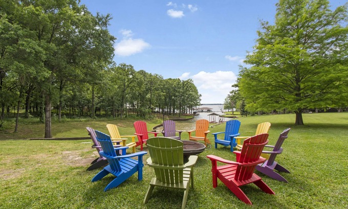 Enchanted Oaks Casa | Vida al aire libre con hermosa vista! Lejos de todo.