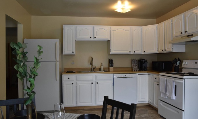 Etna Casa | ⭐ Beautiful Views 8 min from Cornell, Safe & Quiet ⭐
