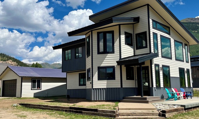 Silverton Casa | Beautiful Views on the Animas river in Silverton