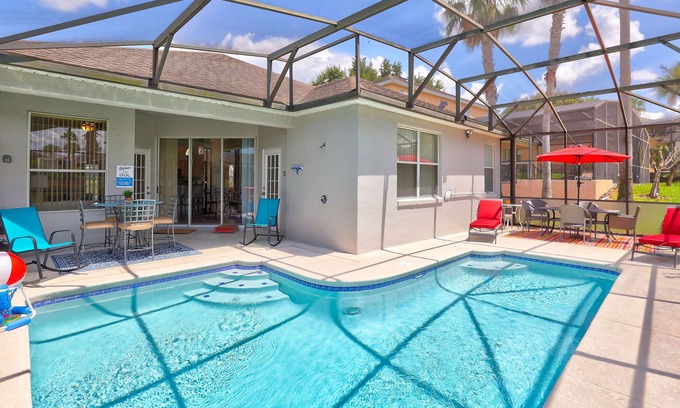 Calabay Parc Casa | Beautiful villa 7.5 miles from Disney's Animal Kingdom. Two master suites.
