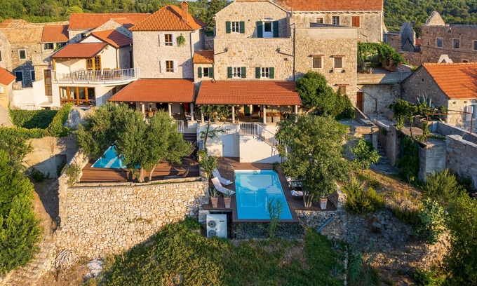 Pitve Villa | Beautiful Villa Adoral & Bea & Valente