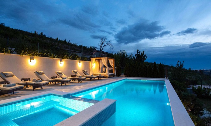 Zrnovnica Villa | Beautiful Villa Elounda