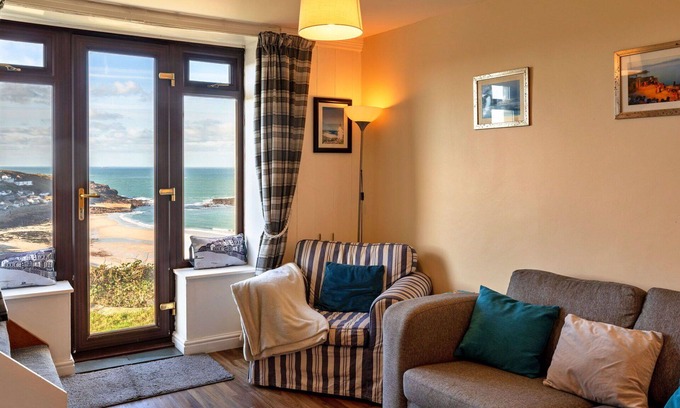 Sennen Cove Casa | Estupenda casa de vacaciones para 3 personas con WIFI, mascotas permitida y aparcamiento