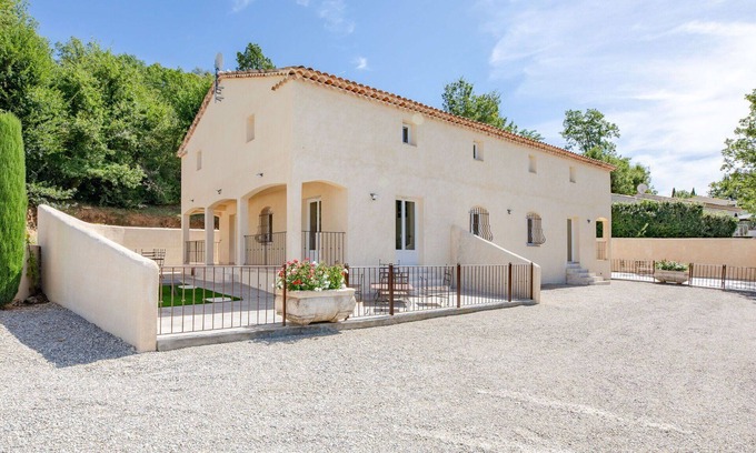 Bauduen Casa | Estupenda casa de vacaciones con WIFI, TV, terraza, mascotas permitida y aparcamiento