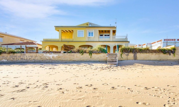 Les Deveses Casa | Preciosa casa de vacaciones para 8 personas con WIFI, TV, patio, mascotas permitida y aparcamiento