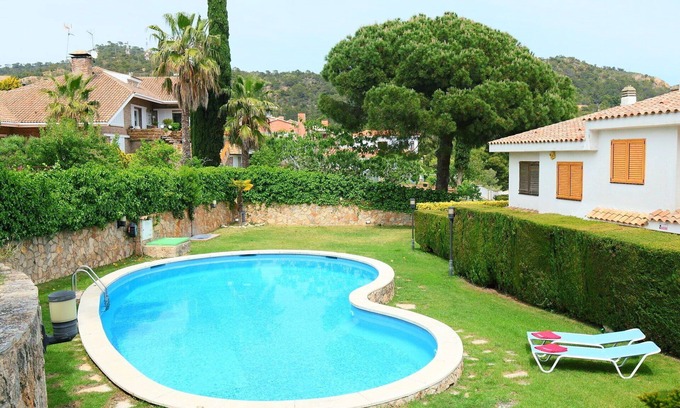 Tossa de Mar Casa | Estupenda casa de vacaciones para 7 personas con WIFI, piscina, TV, balcón y aparcamiento