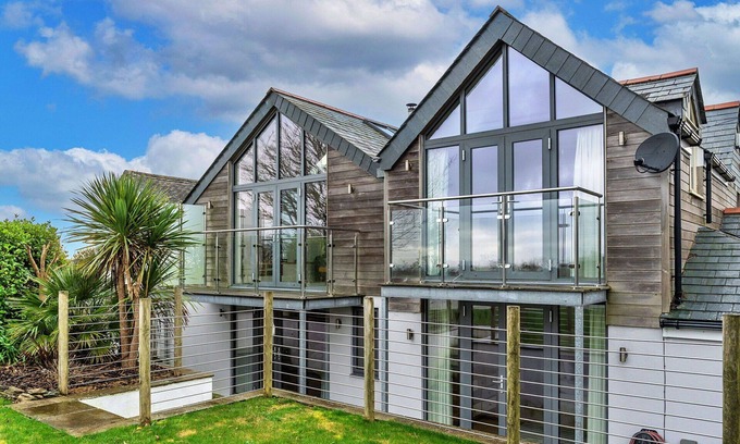 Ruan High Lanes Casa | Estupenda casa de vacaciones para 8 personas con WIFI y terraza