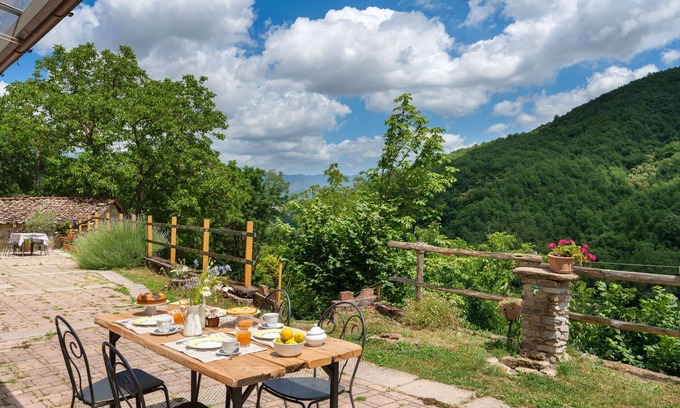Borgo San Lorenzo Villa | Estupenda casa de vacaciones con piscina privada, WIFI, TV y vista panorámica, cerca de Florencia