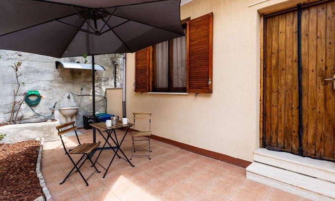 Pompeiana Casa | Estupenda casa de vacaciones con A/C, WIFI, TV, balcón, mascotas permitida y aparcamiento