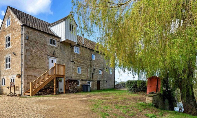 Thurlby Casa | Beautiful villa for 8 people with WIFI, terrace, pets allowed and parking