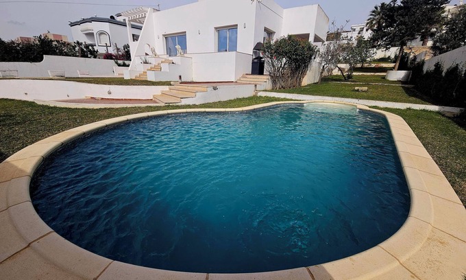Eastern Hawaria Casa | Hermosa villa de nueva construcción con piscina, ideal para unas vacaciones en familia