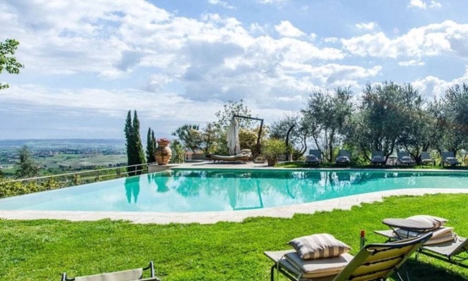 Montepulciano Villa | Beautiful villa with swimming pool, ideal for groups