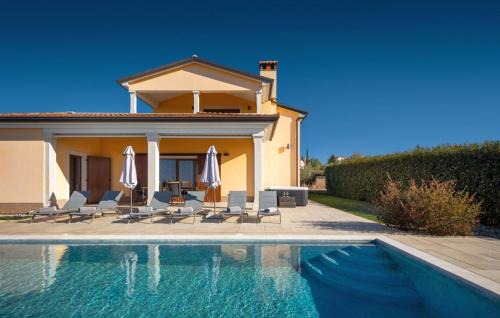 Farini Villa | Beautiful villa Kadore with pool in Porec