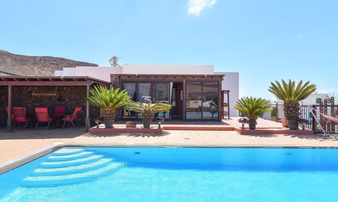 Guatiza Casa | Preciosa casa villa La Petit con piscina, terraza, jardín y Wi-Fi