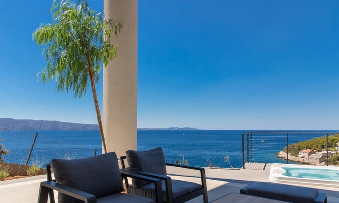 Nerezise Villa | Beautiful Villa Ovation
